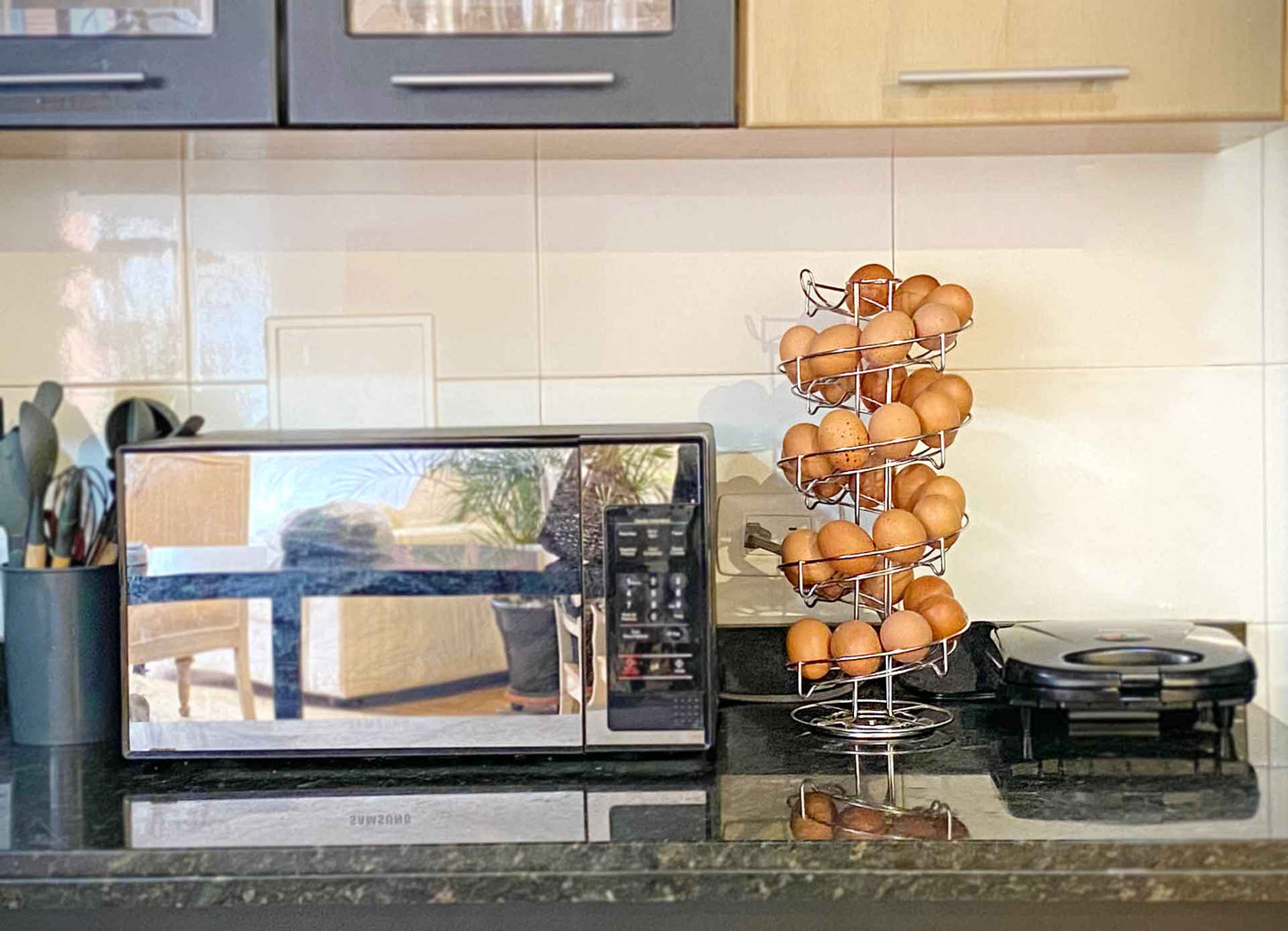 Máxima Elegancia y Organización: Rack de Acero Inoxidable para 30 Huevos